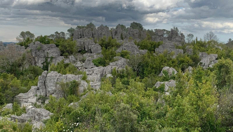 Sauve, la Mer de rochers, l’Aven et le château de Roquevaire - Sauve