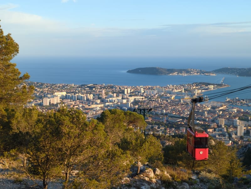 Uitzonderlijk uitzicht vanaf de Pointe des Abeilles op de Mont Faron - Toulon