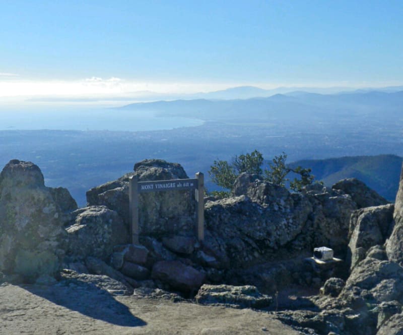 Du Col du Testanier au Mont Vinaigre - Fréjus