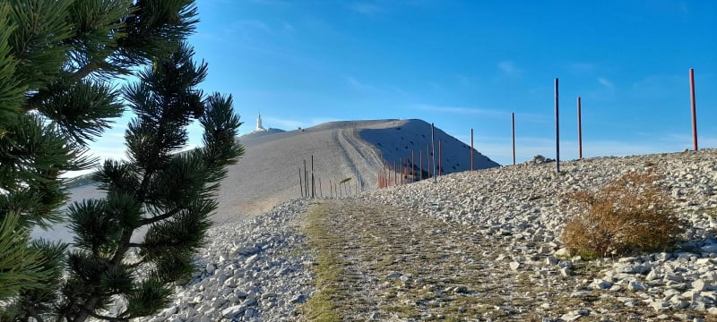 Le Sommet du Ventoux depuis les Hermitants - Bédoin