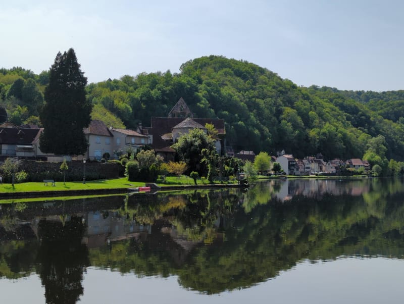 Beaulieu en een rustige wandeling langs de Dordogne - Beaulieu-sur-Dordogne