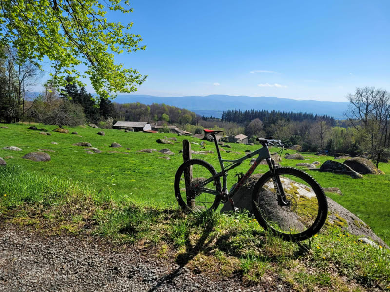 Lacrouzette et Castres, dans le Sidobre à VTT - Castres