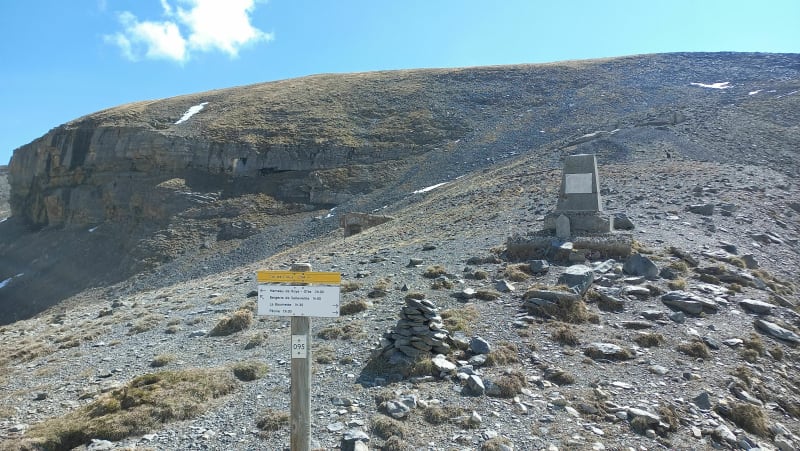 Montée au col de Crous depuis le hameau de la Baumette Peone - Péone
