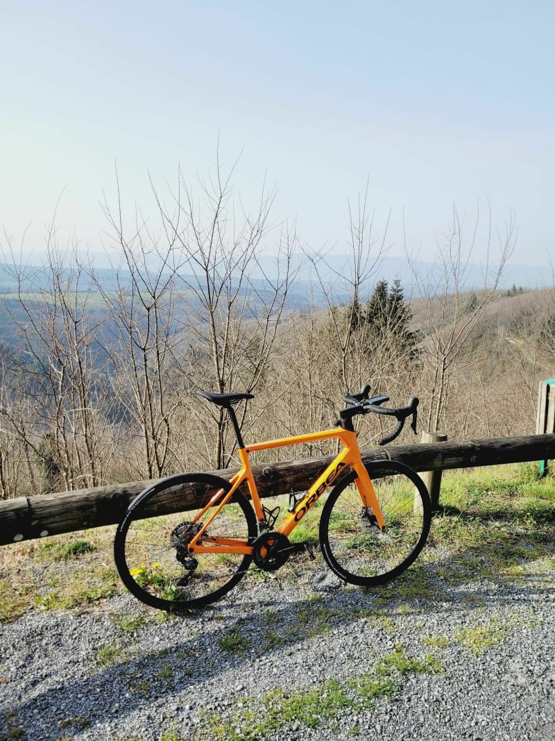 Velo de Route montée de St Salvy de la Balme - Lambert