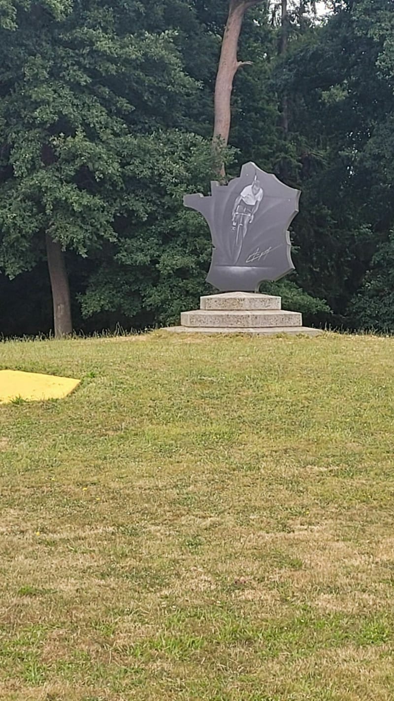 De la mairie au château Anquetil - La Neuville-Chant-d'Oisel