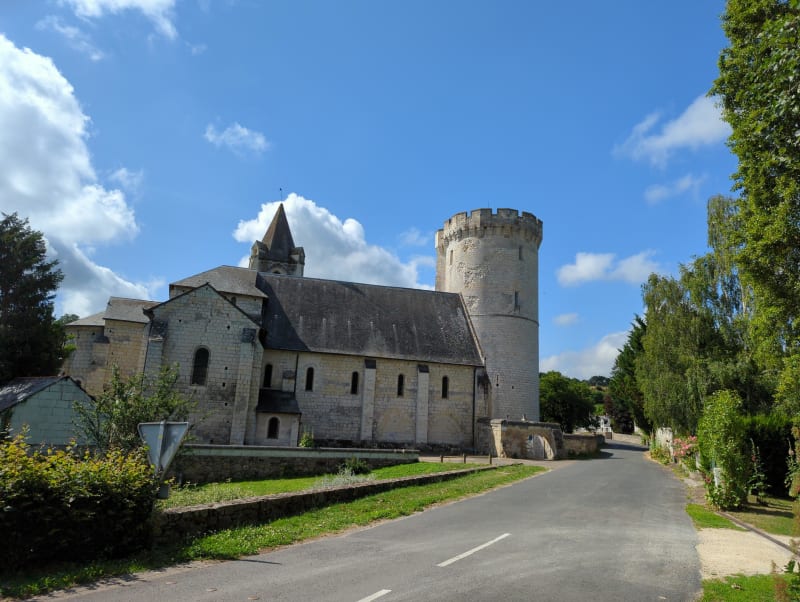 Histoires fortes à vélo autour de Chênehutte-Trèves-Cunault - Saumur