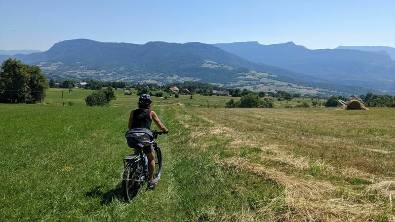 Merlas en boucle à vélo - Miribel-les-Échelles