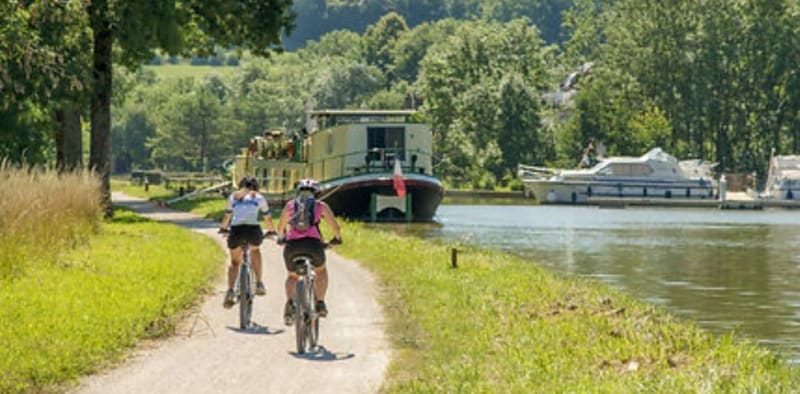 Balade en vélo le long du canal de Bourgogne - Molosmes