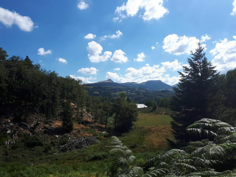 Chateauneuf la Carrière par Le Chibet - Saint-Sauves-d'Auvergne