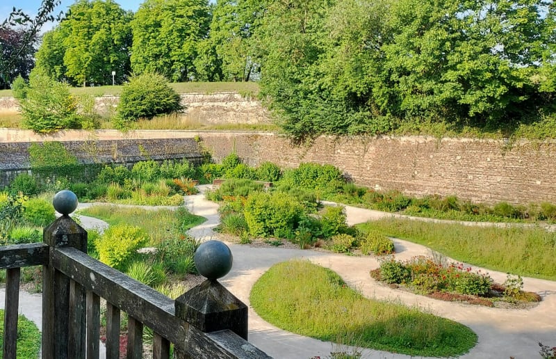 Le Quesnoy entre étang et remparts - Le Quesnoy