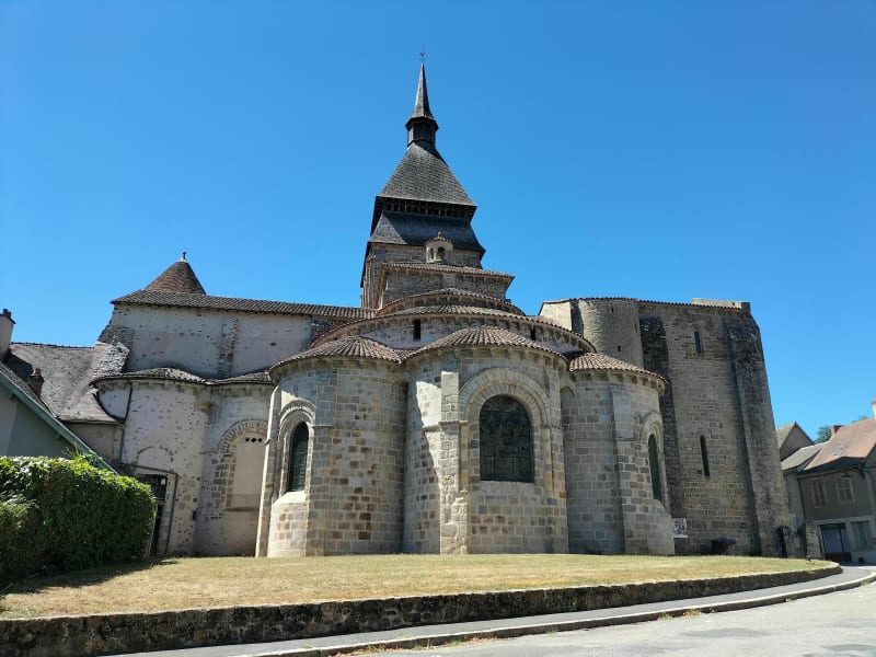 Autour de l'église Sainte Valérie - Chambon-sur-Voueize