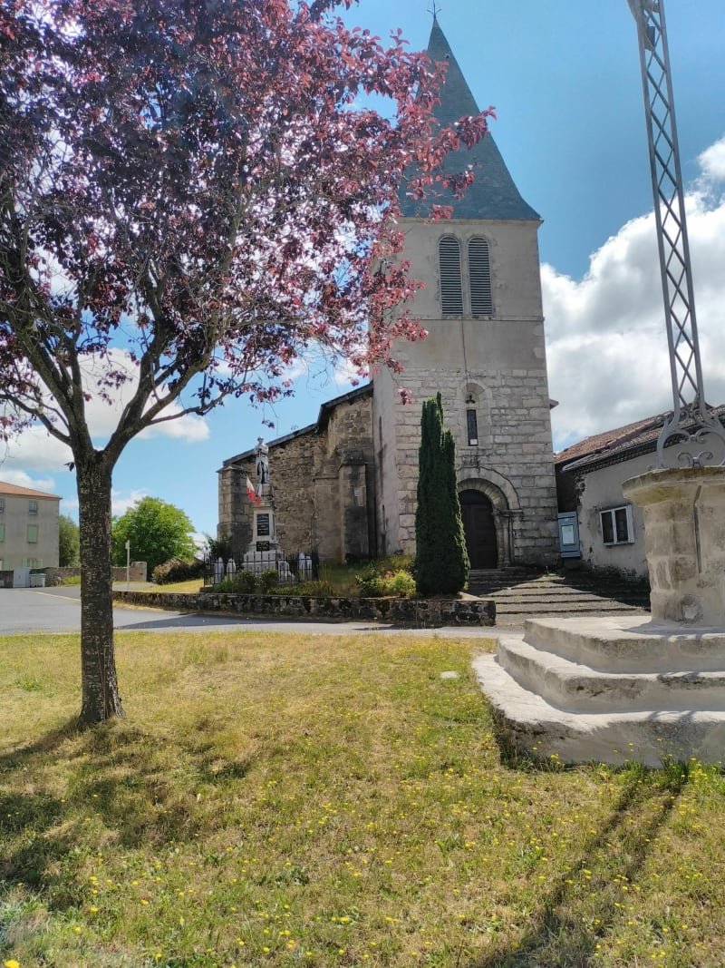 Autour de la Chapelle Geneste entre champs et forêts - La Chapelle-Geneste