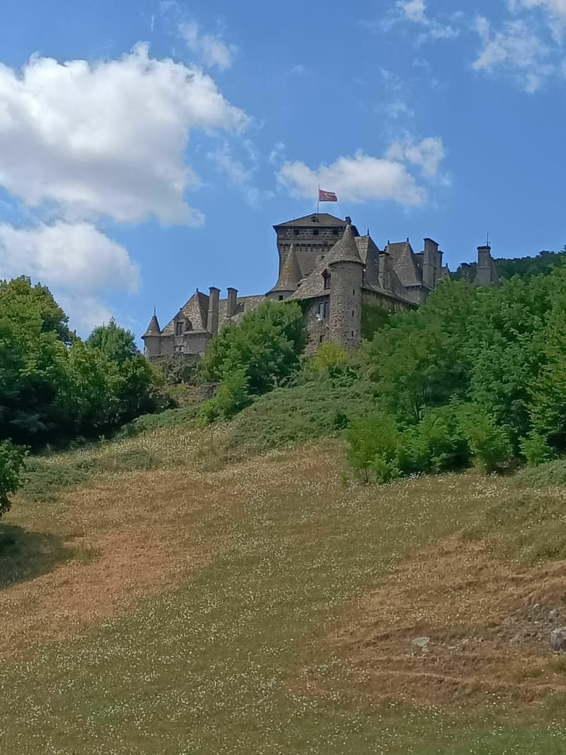 Autour du Donjon de Polminhac - Polminhac