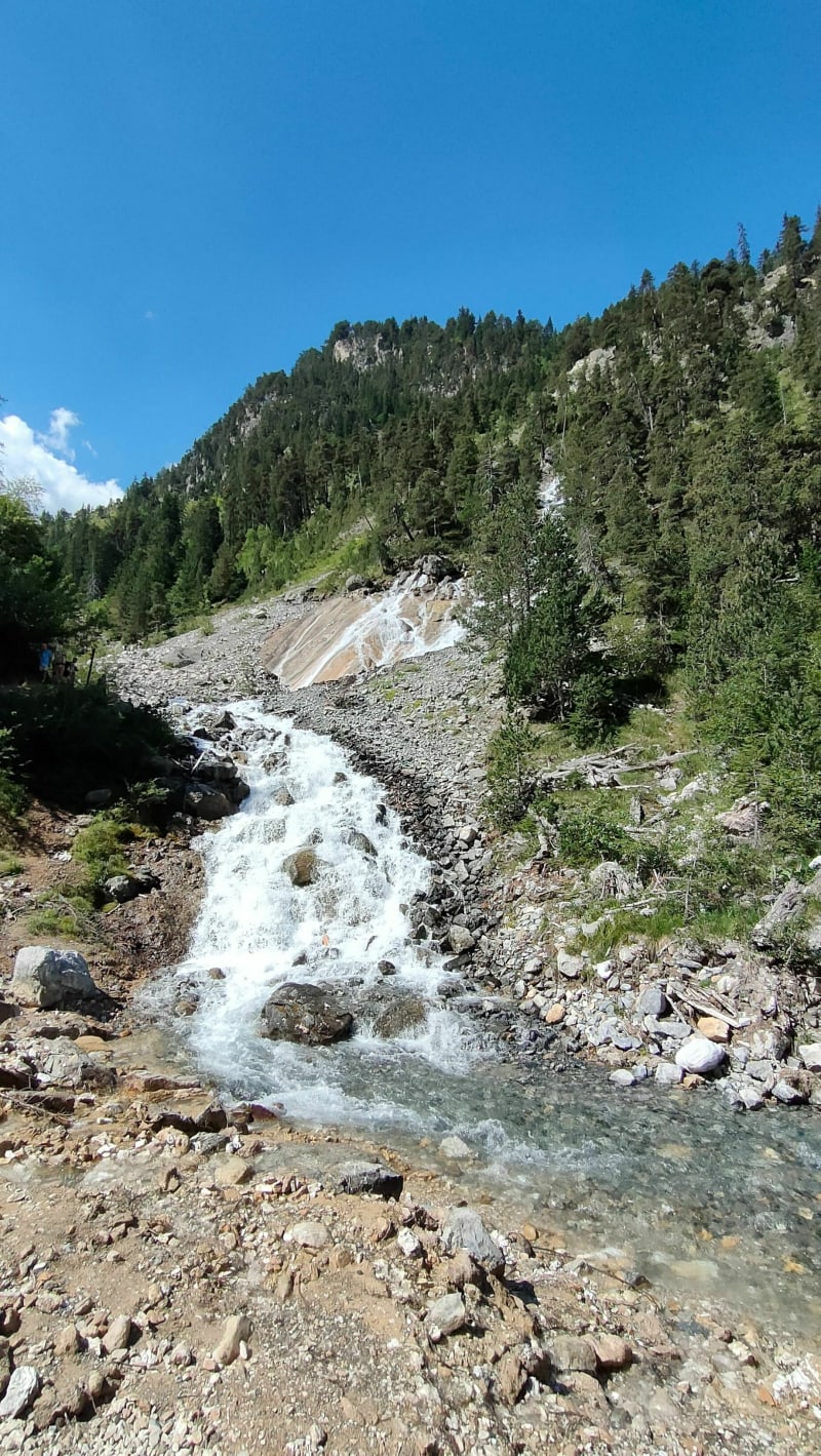 Randonnée contemplative entre ruisseau et cascade - Courchevel
