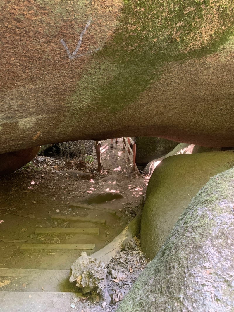 Balade à Tregastel par la grotte des Contrebandiers - Trégastel