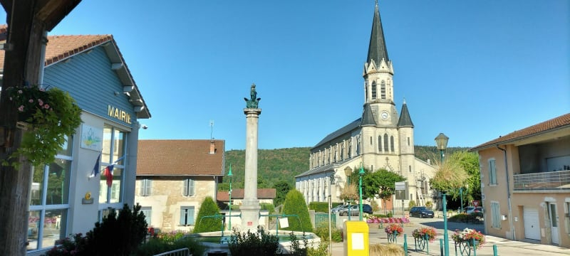 Promenade sympathique de St Martin du Frêne - Saint-Martin-du-Fresne