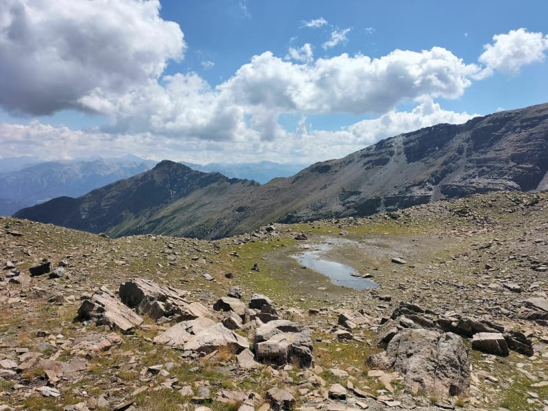 Les lacs de Neyzets. Retour par les crêtes de Reychard. - Puy-Saint -Vincent