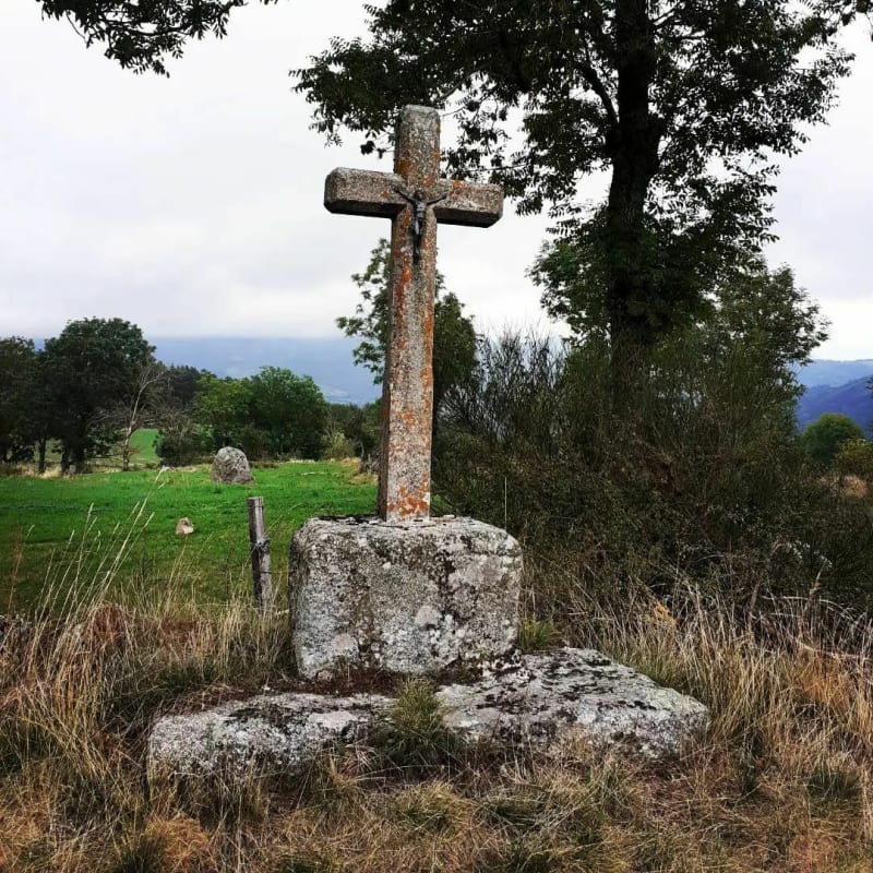 Balade des croix à boules - Saint-Julien-des-Chazes