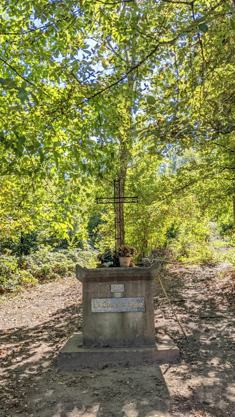 De Pollionnay vers les cols de La Luère et la croix du Ban - Pollionnay