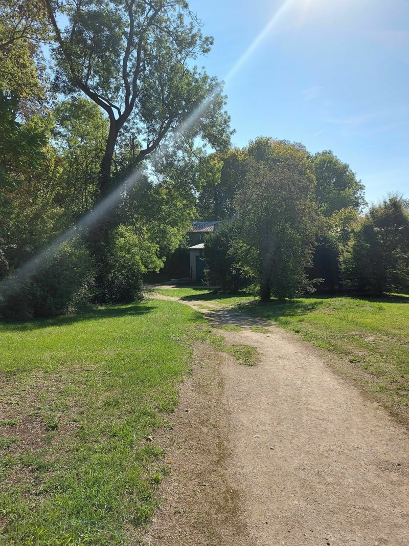 Balade dominicale en passant par le Château de la Prévauté - Savigny-le-Temple