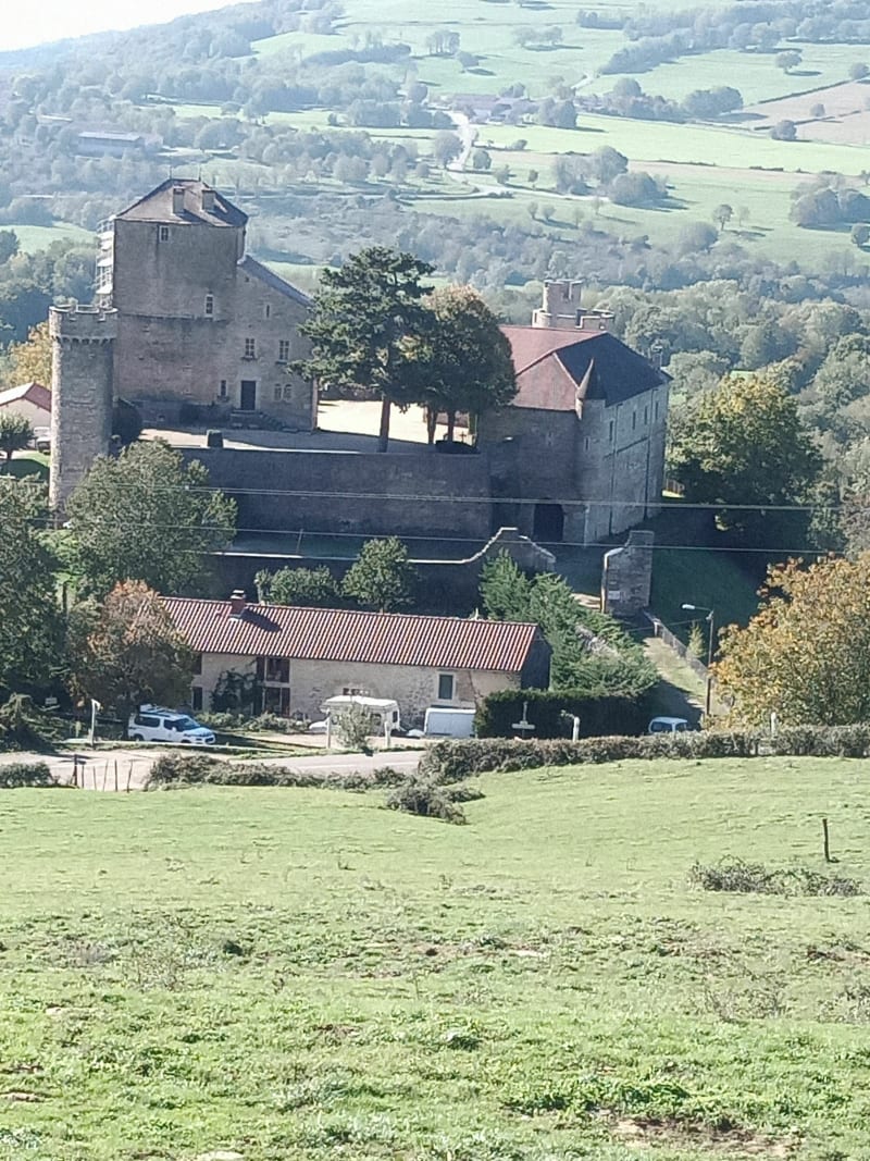 Par le château de Rosay - Beaufort-Orbagna