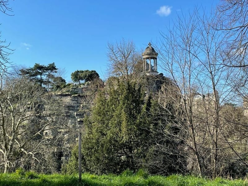 Un petit air de village - Paris