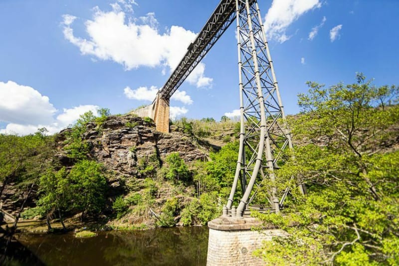 A travers champs et viaduc de Rouzat - Taxat-Senat