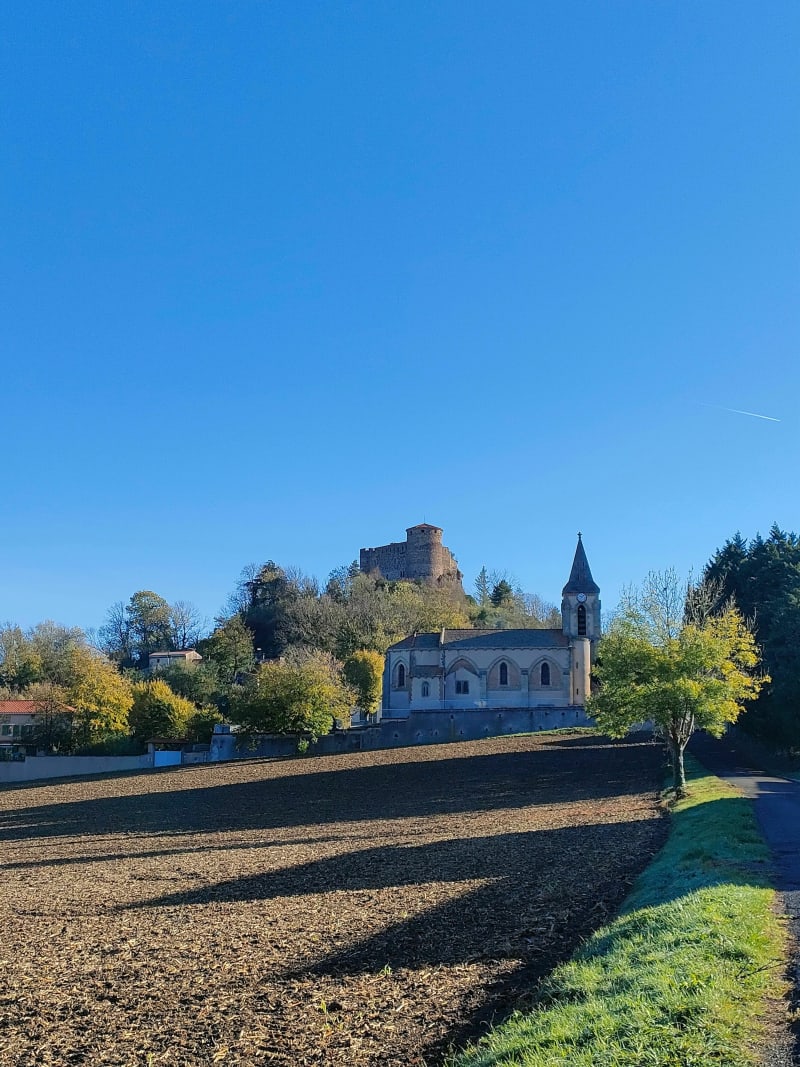 Depuis Mezel, découverte du château de Busséol - Mur-sur-Allier