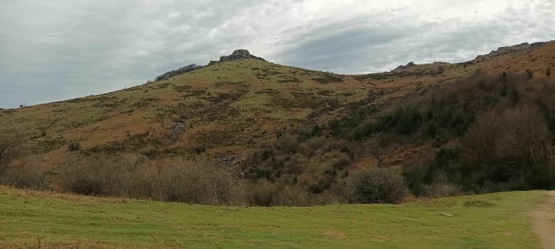 Randonnée en forêt entre Mondarrain et Atxulegi - Espelette