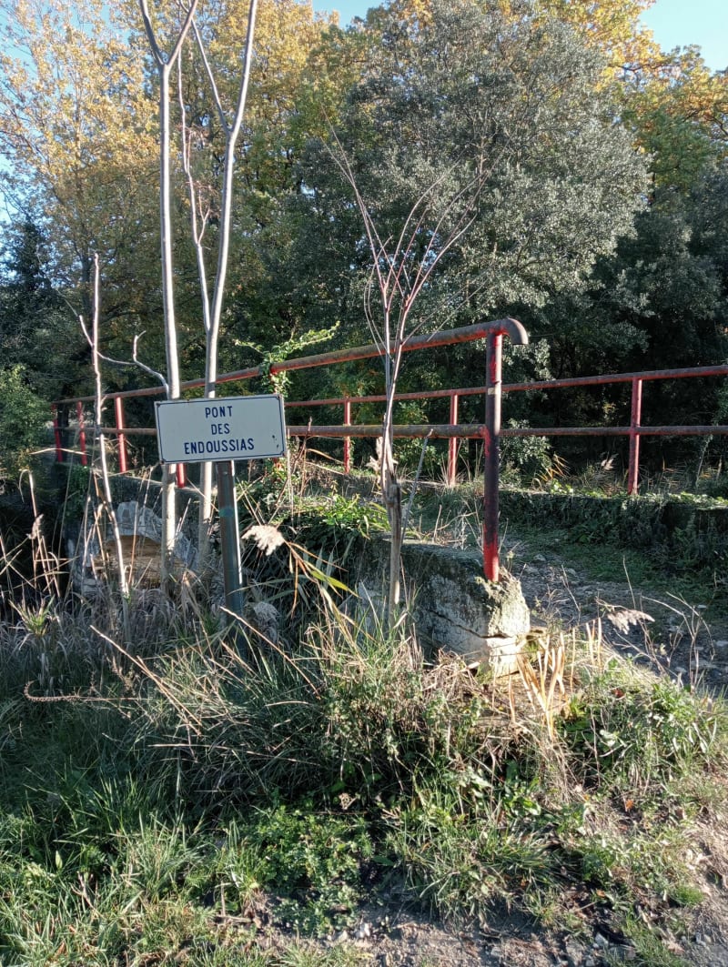 Balade au centre de Velleron et bords de canal - Velleron