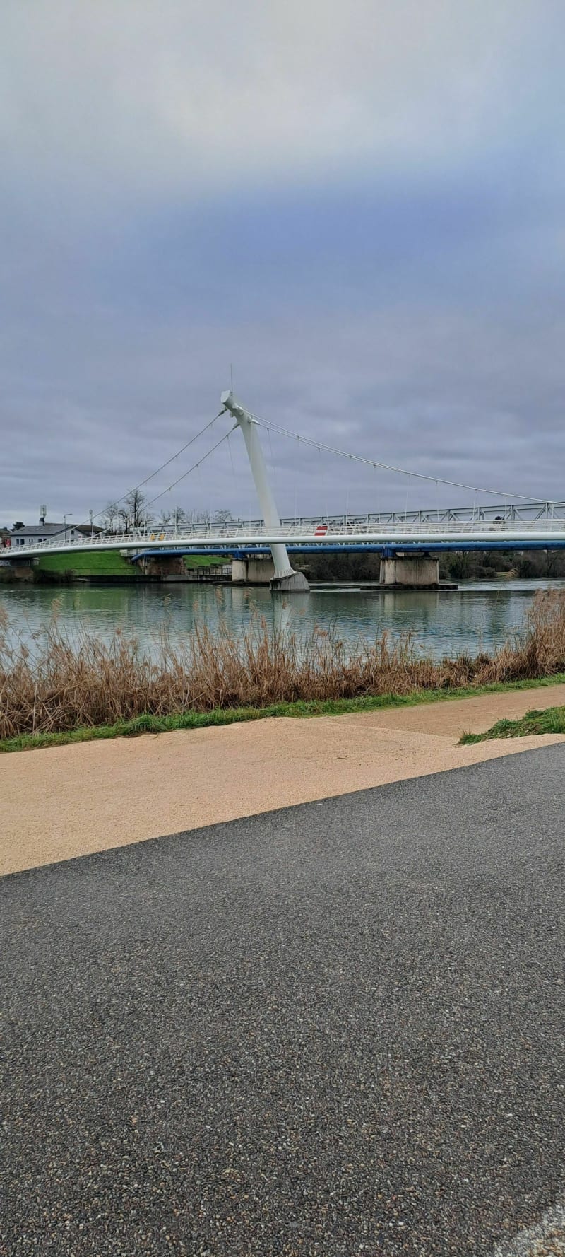 Balade sur chemin de halage à Décines-Charpieu - Décines-Charpieu