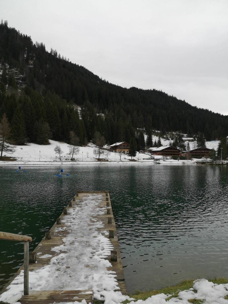 Télécabine Super-Châtel et le Lac de Vonnes - Châtel