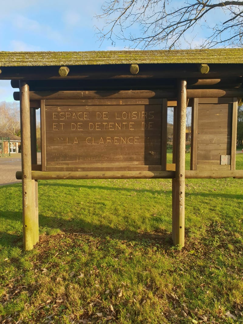 Stade de Lapugnoy, cimetière des Anglais, le parc - Lapugnoy