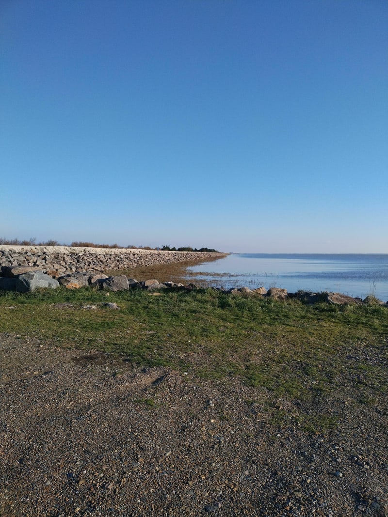 Belle balade du plan d'eau à la petite jetée des Caves - L'Aiguillon-la-Presqu'île