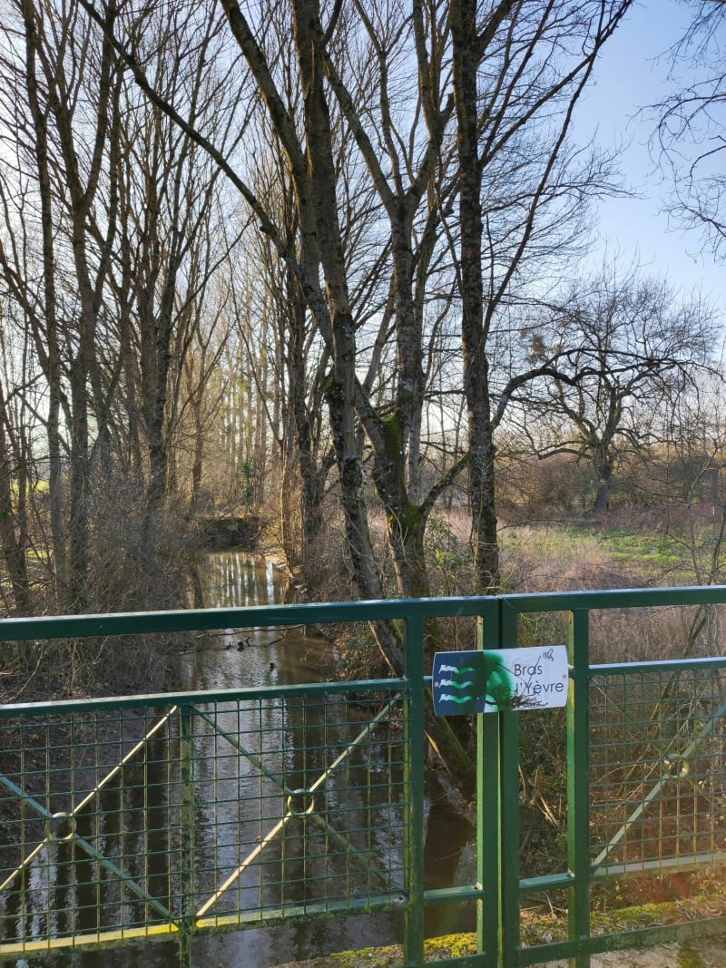 Ancienne voie ferrée et Canal du Cher - Bourges