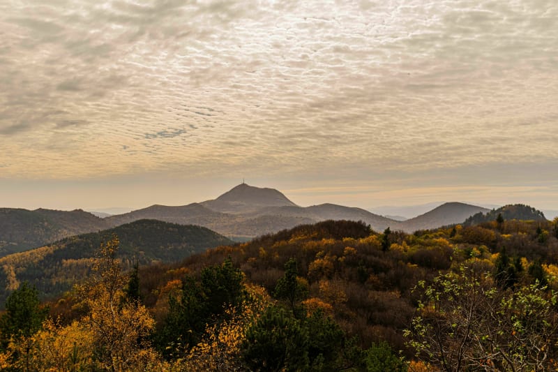Puy de Jume, de la Coquille en Louchadière - Saint-Ours