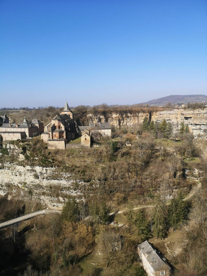 Bozouls, village et champs. - Bozouls