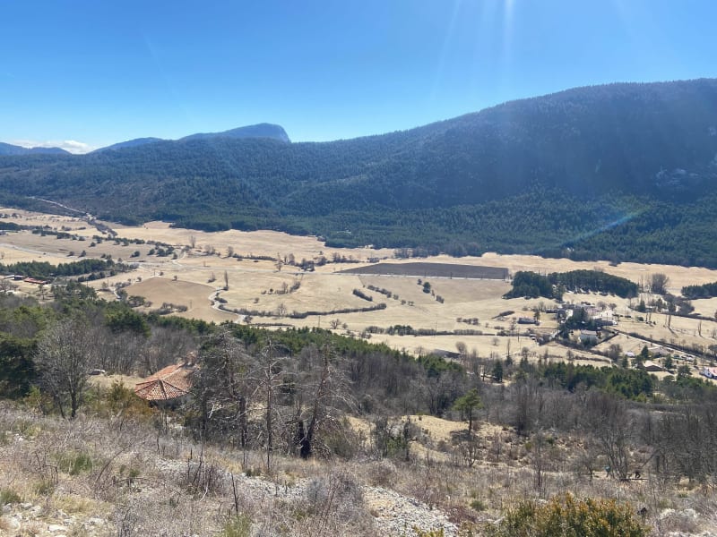 Rando sympa au départ du village de Séranon - Séranon