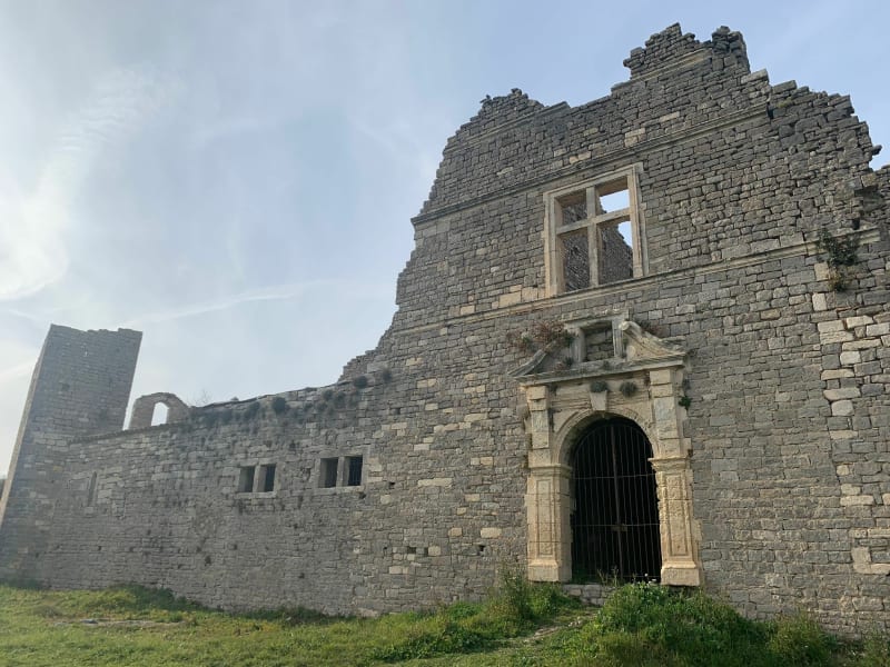 Le Château de Montlaur depuis Saint-Hilaire-de-Beauvoir - Saint-Hilaire-de-Beauvoir
