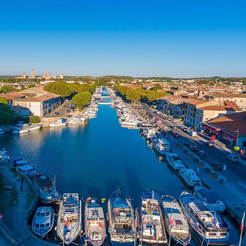 La plaine de Beaucaire par Bellegarde - Beaucaire