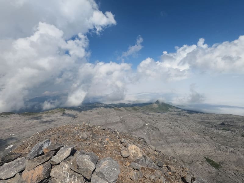Randonnée au Pic d'Anie sous les Orgues de Camplong - Lescun