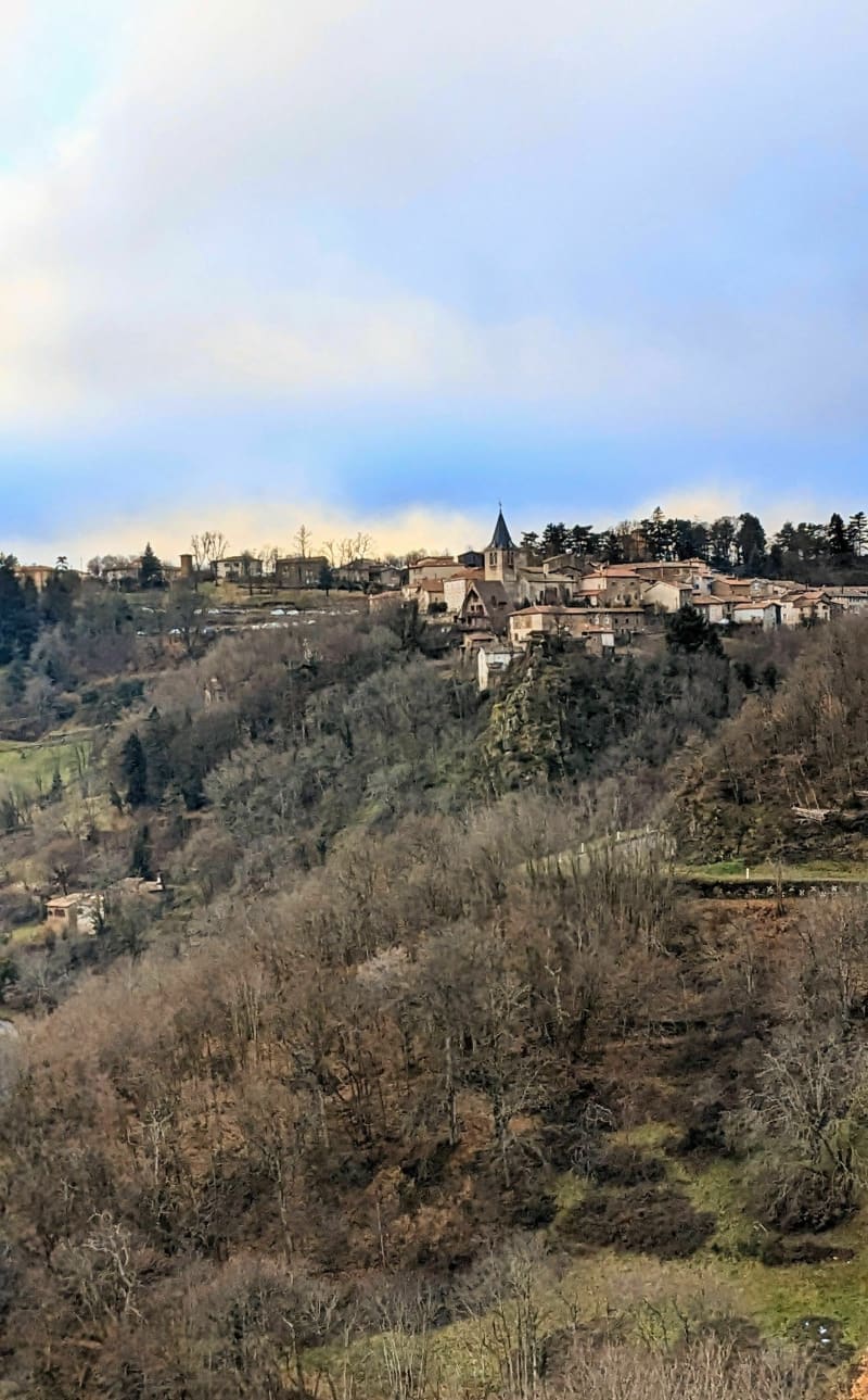 Yzeron, boucle par la Madone et la chapelle St Clair - Yzeron