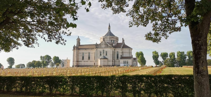 Le sentier des Poilus et la colline de Notre-Dame de Lorette - Souchez