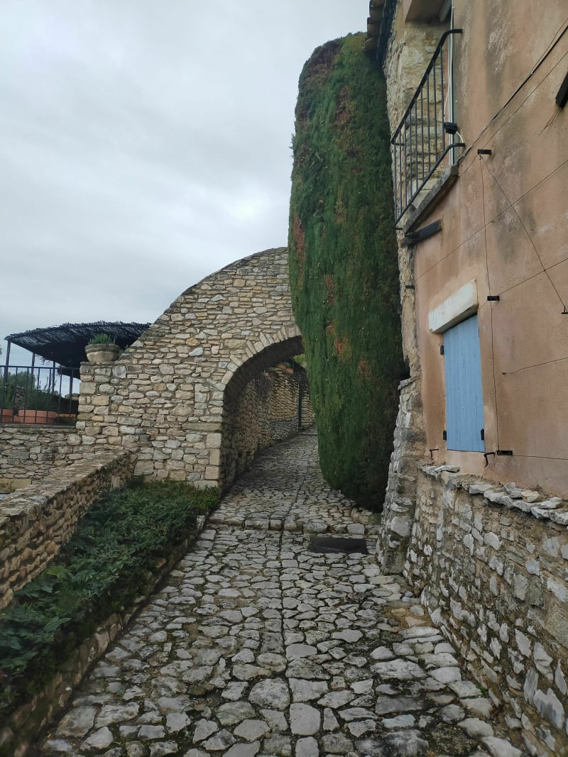 De Joucas à Murs en passant par les moulins - Joucas