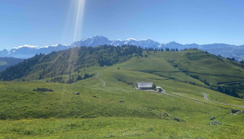 La route de la soif en direction du Col de L'Arpettaz - La Clusaz