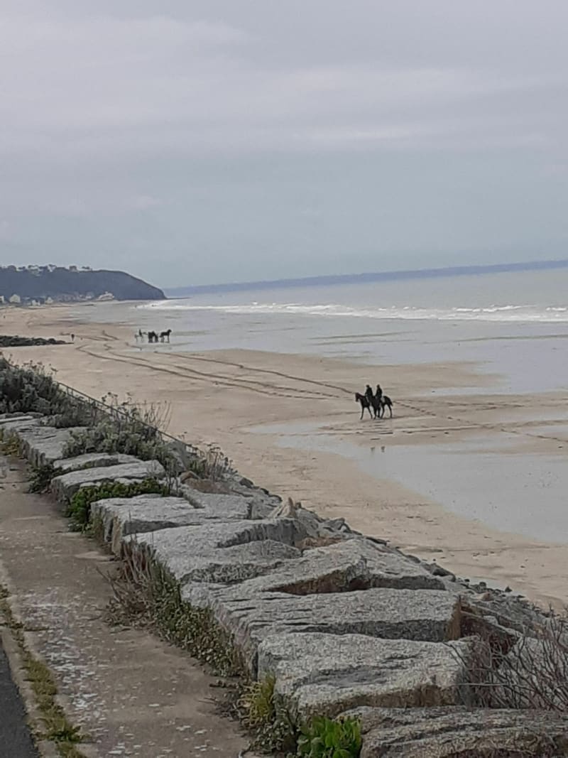 De Jullouville à  Granville - Jullouville