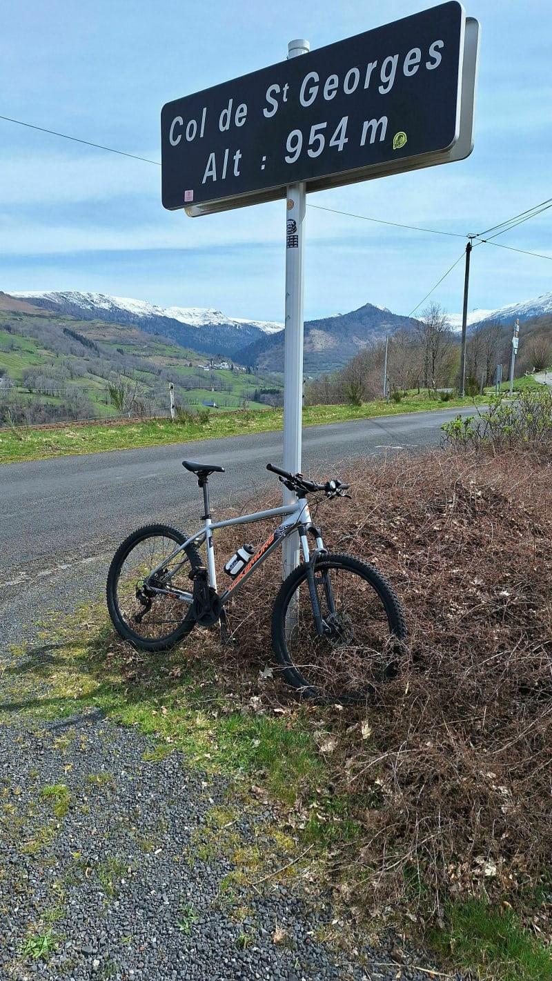 Reprise autour de la Peire Saint Dolus en VTC - Saint-Projet-de-Salers