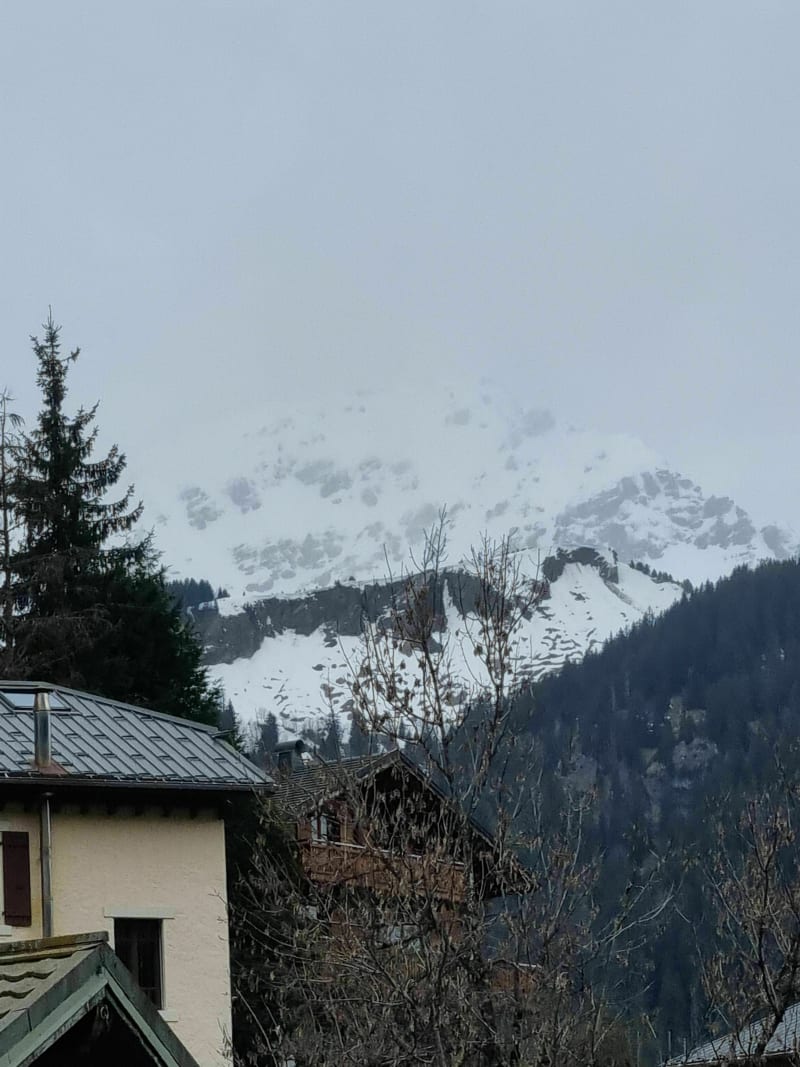 Châtel, par Très les Pierres et le Lac de Vonnes - Châtel