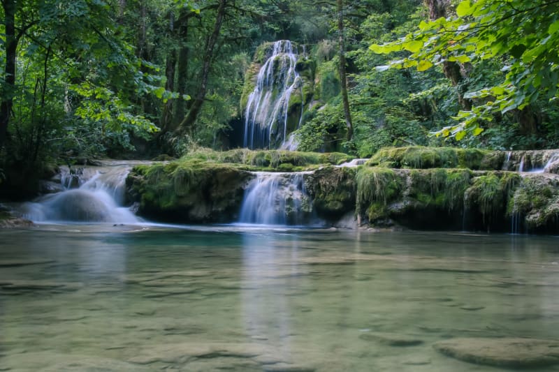 Parenthèse secrète à la Cascade de la Tuffière - Châteauvieux-les-Fossés