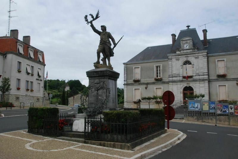 Balade forestière autour de Villamblard - Villamblard